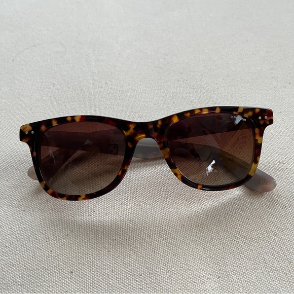 Polarized Polaroid Tortoise Shell Sunglasses - Picture 3 of 4